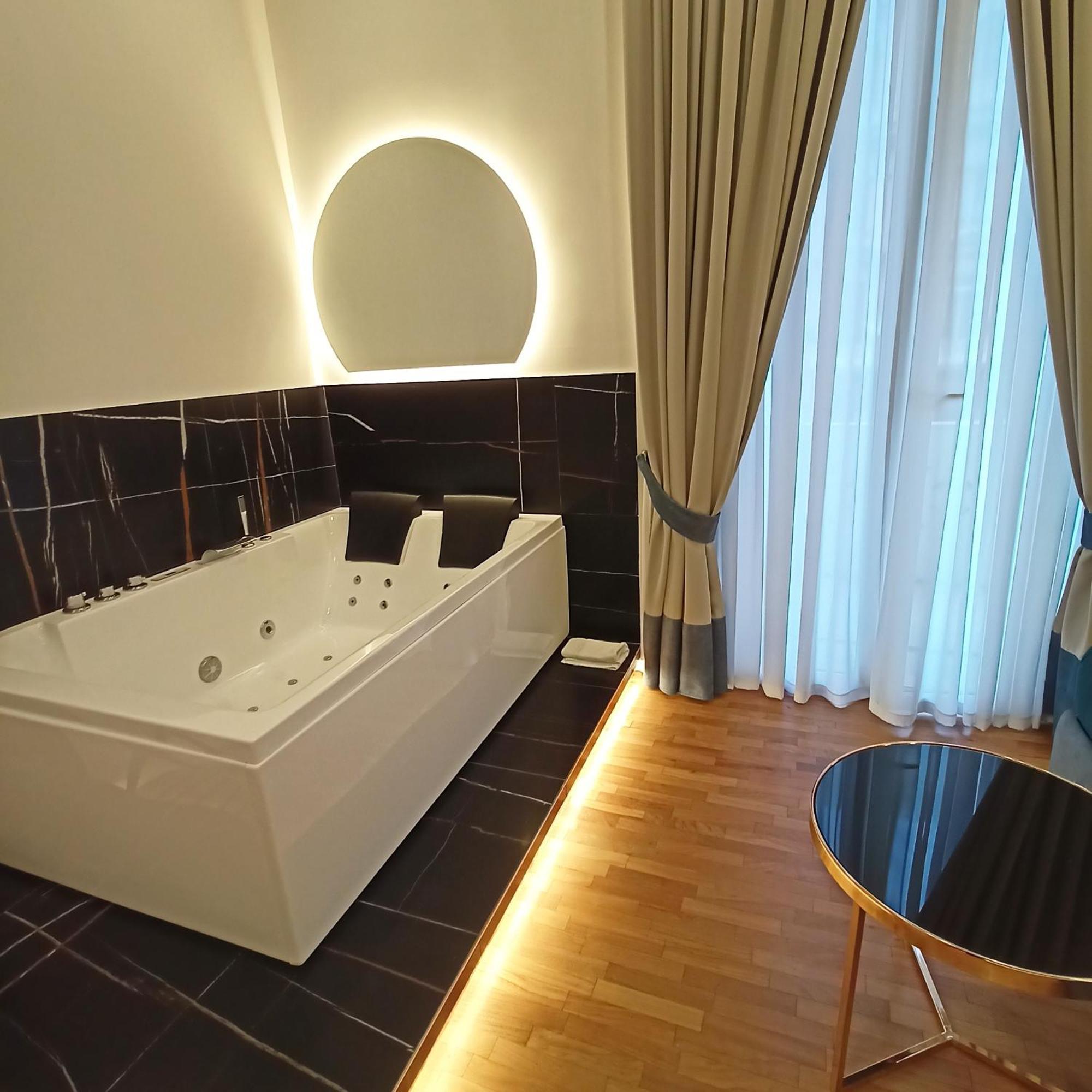 La Lepre Bovio Hotel Naples Exterior photo